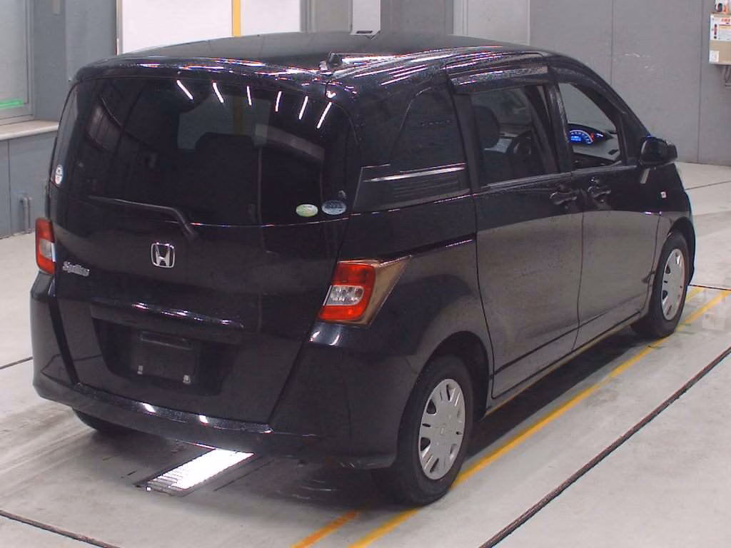 HONDA FREED SPIKE