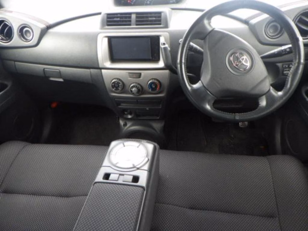 TOYOTA BB