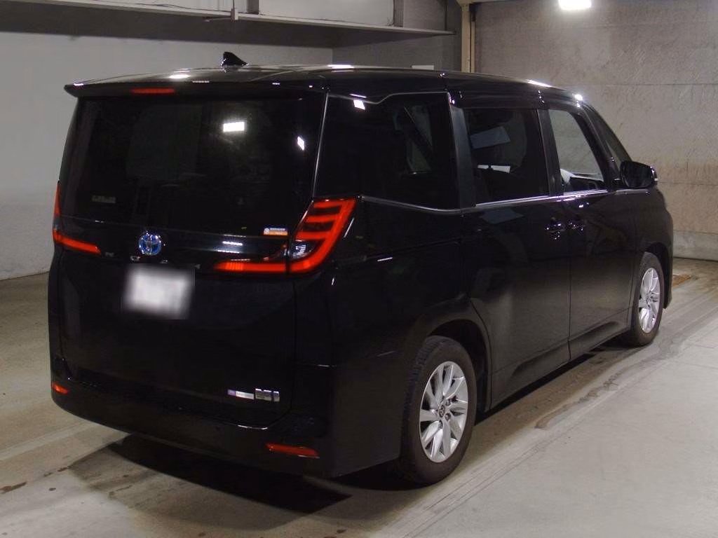 TOYOTA NOAH