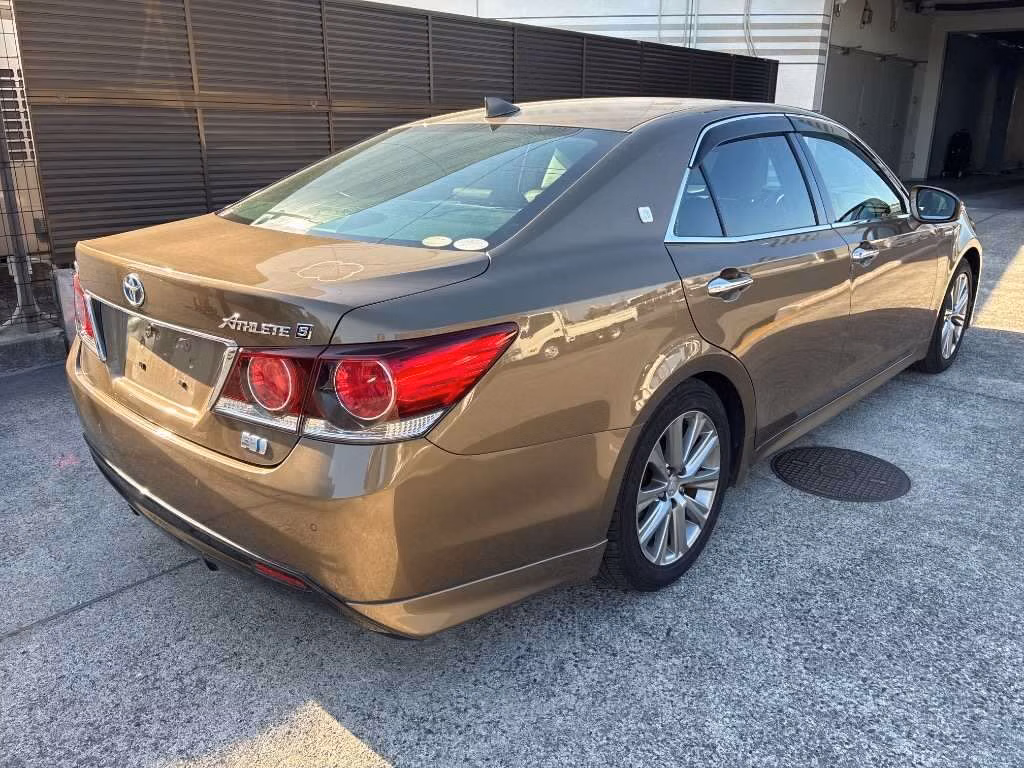 TOYOTA CROWN