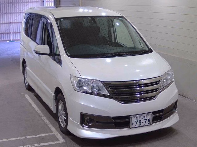 NISSAN SERENA