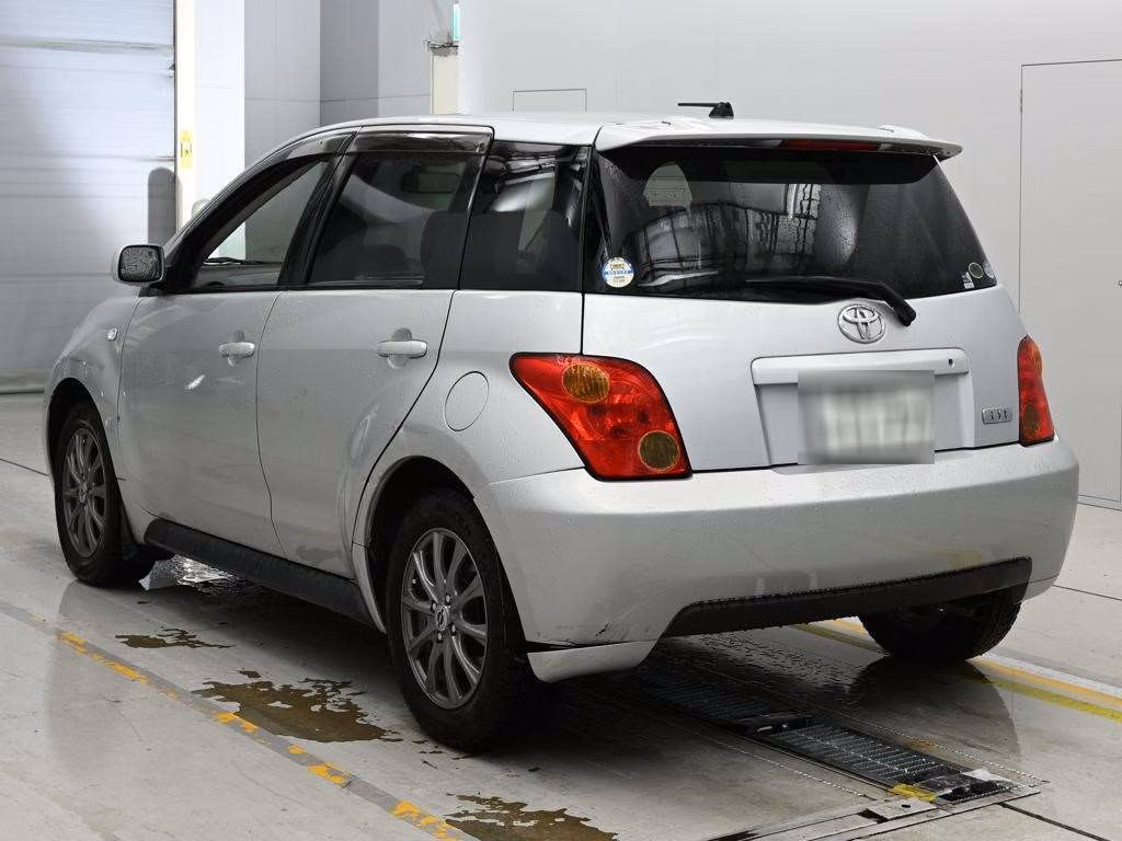 TOYOTA IST