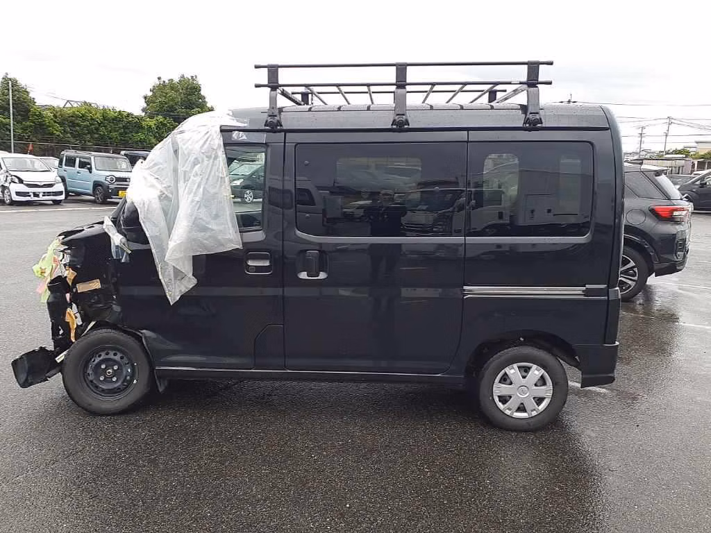 TOYOTA PIXIS VAN