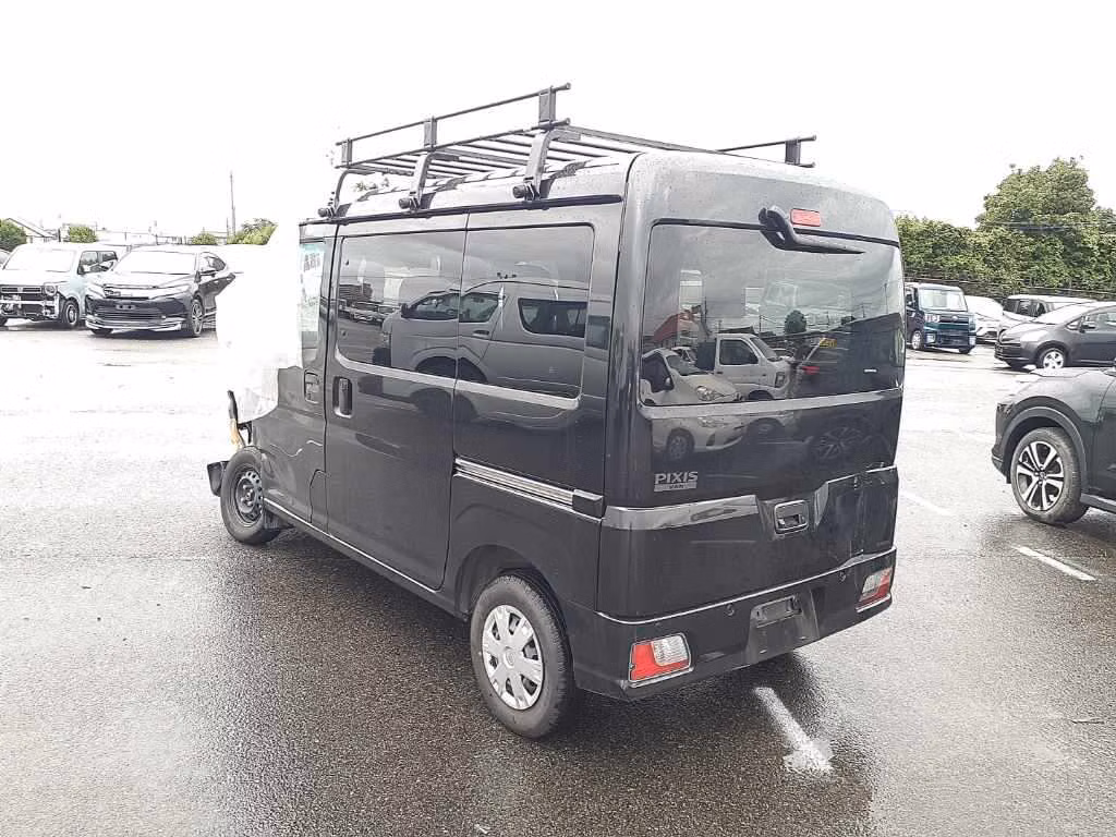TOYOTA PIXIS VAN