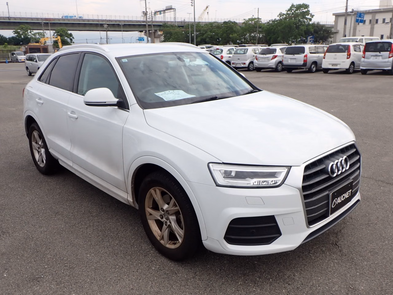 AUDI Q3