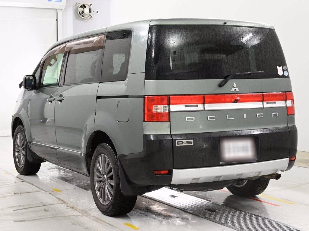 MITSUBISHI DELICA D:5