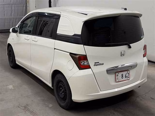 HONDA FREED SPIKE