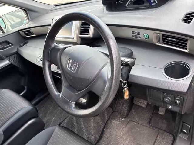 HONDA FREED SPIKE