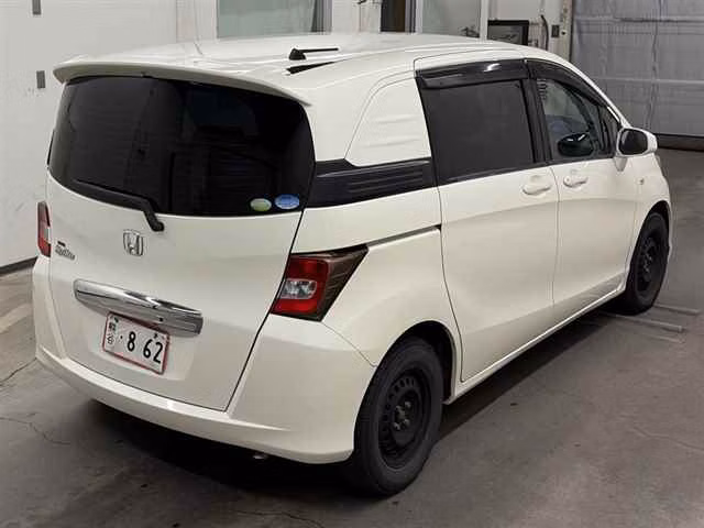 HONDA FREED SPIKE