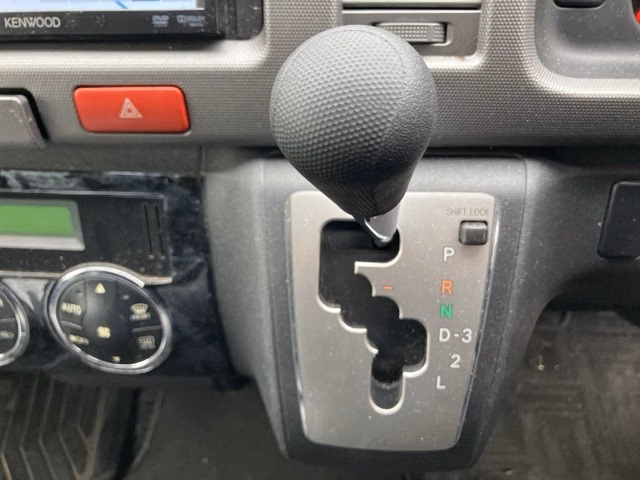 TOYOTA REGIUS ACE