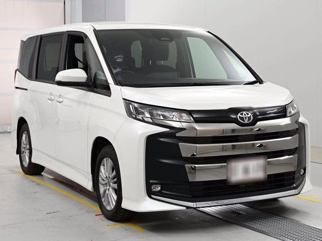 TOYOTA NOAH