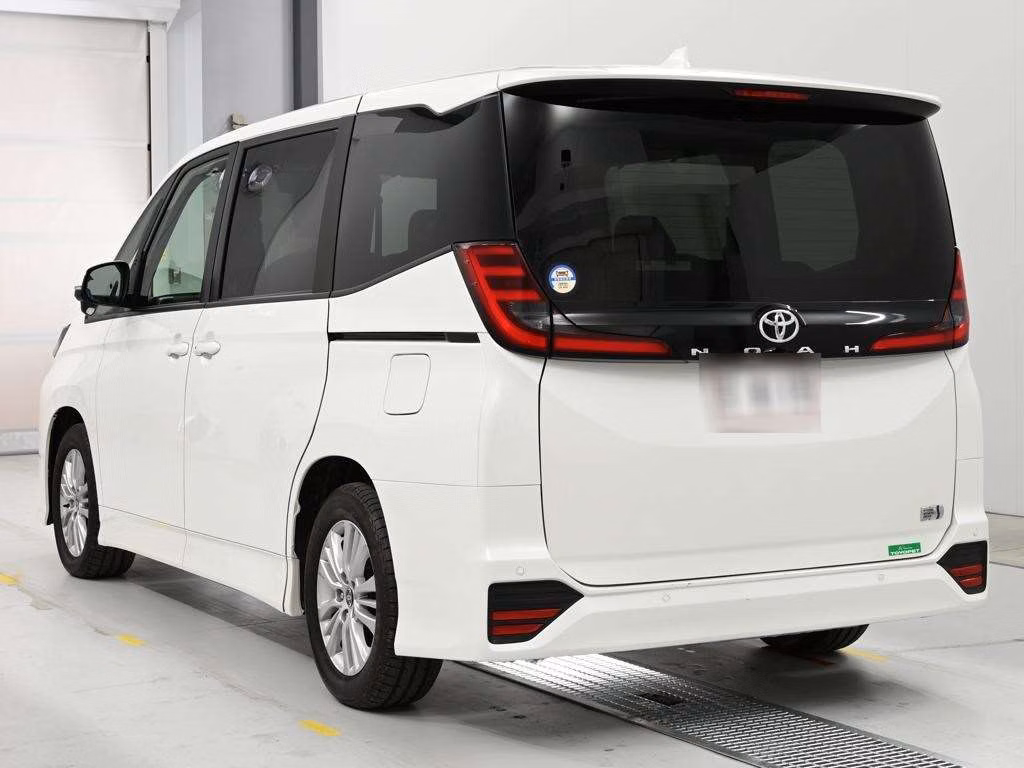 TOYOTA NOAH