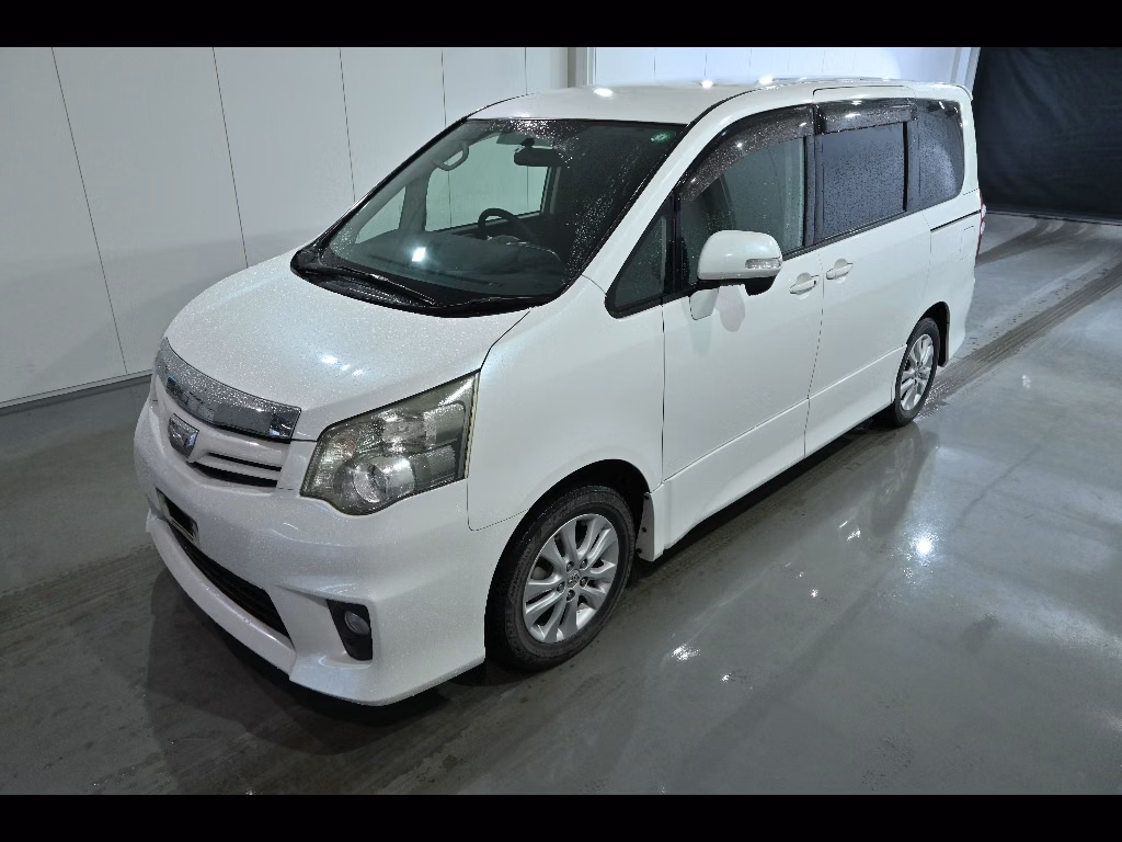 TOYOTA NOAH