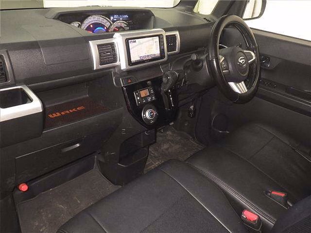 DAIHATSU WAKE
