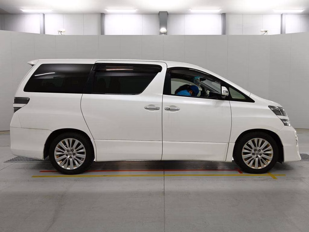 TOYOTA VELLFIRE