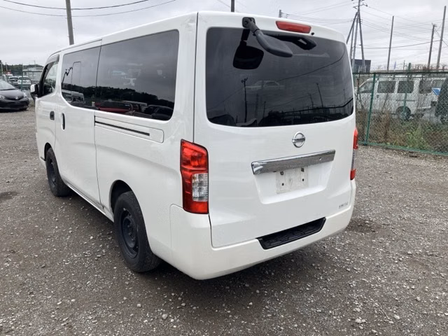 NISSAN NV350 CARAVAN