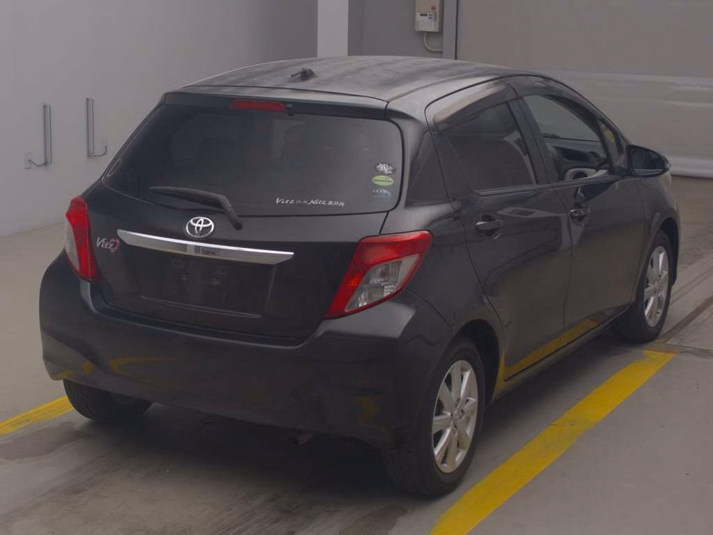TOYOTA VITZ