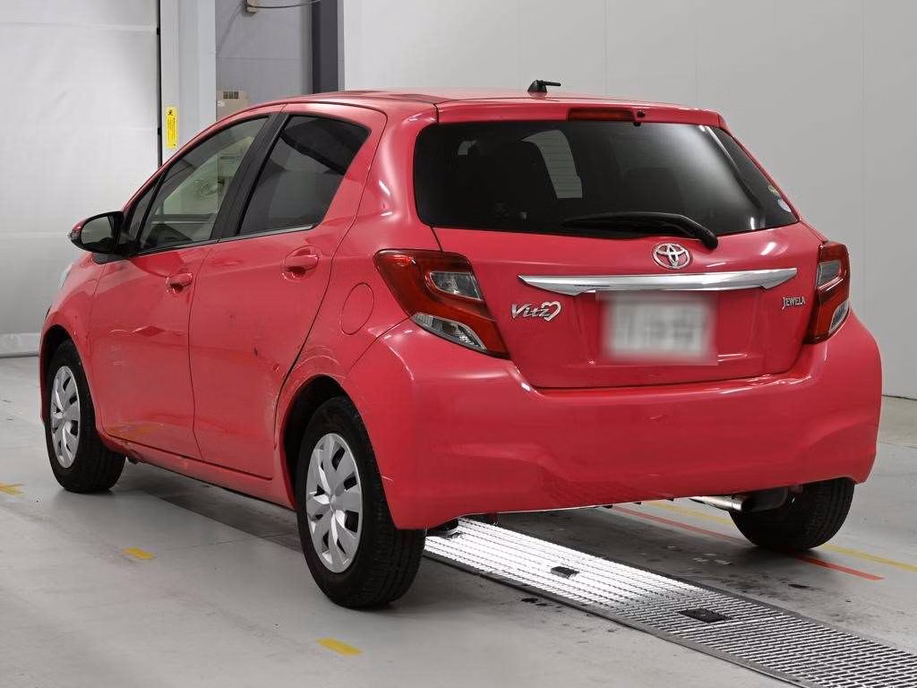 TOYOTA VITZ