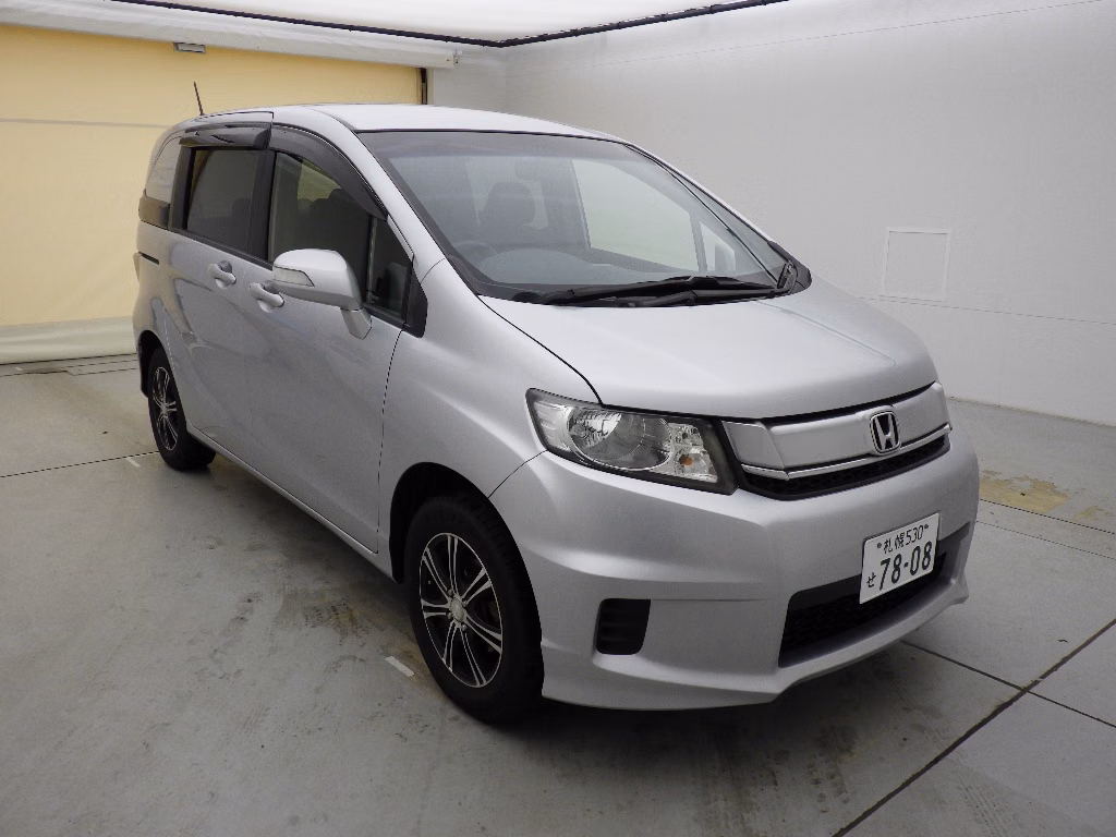 HONDA FREED SPIKE