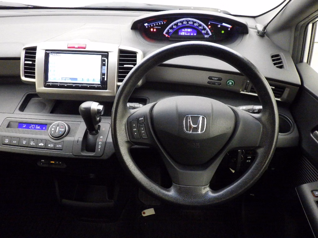 HONDA FREED SPIKE