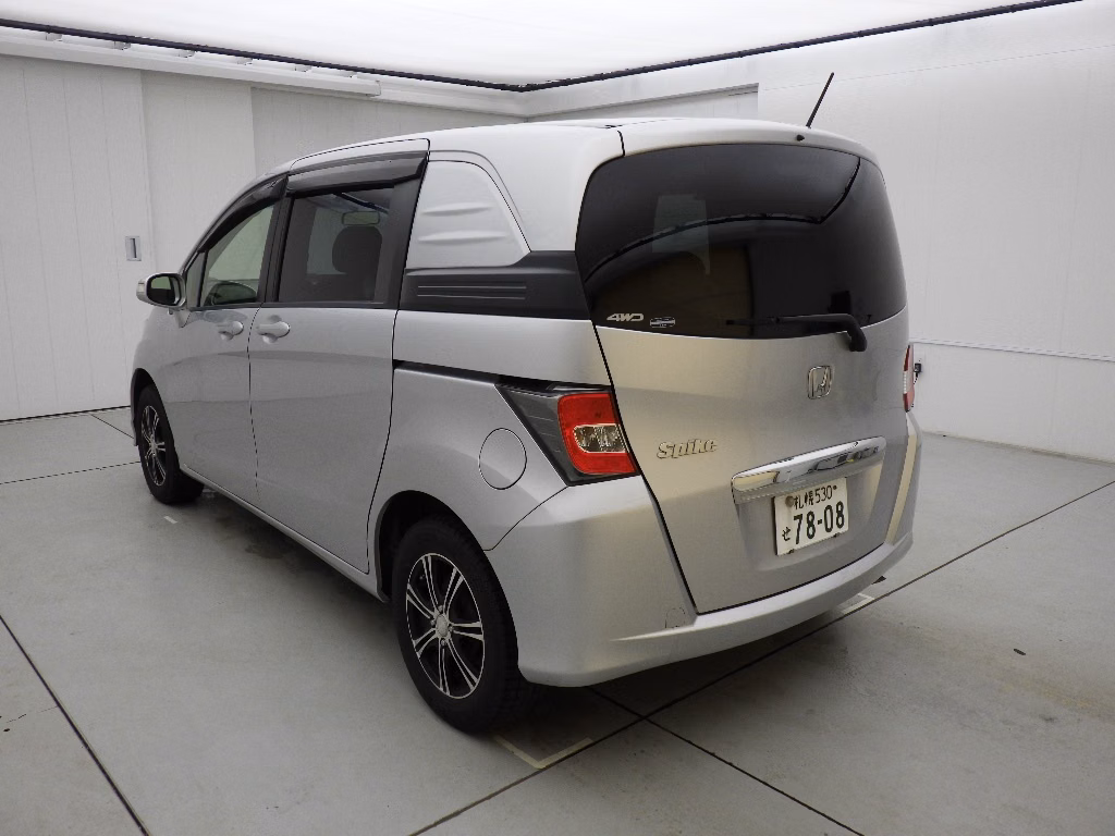 HONDA FREED SPIKE