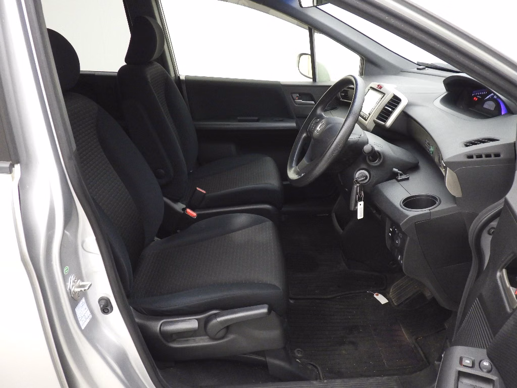 HONDA FREED SPIKE