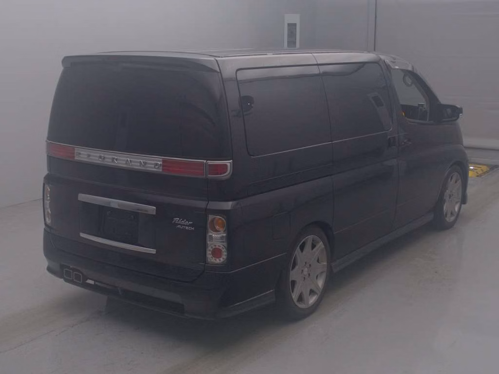 NISSAN ELGRAND