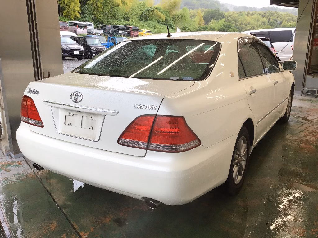 TOYOTA CROWN