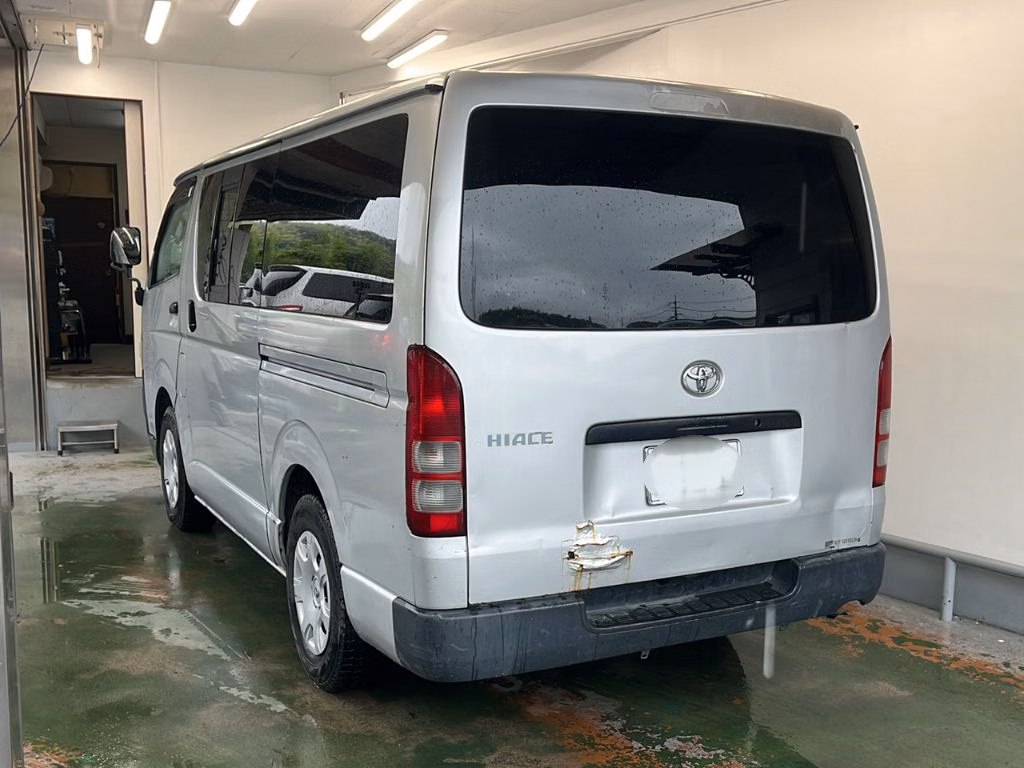 TOYOTA REGIUS ACE