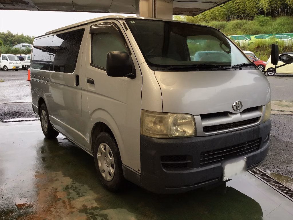 TOYOTA REGIUS ACE