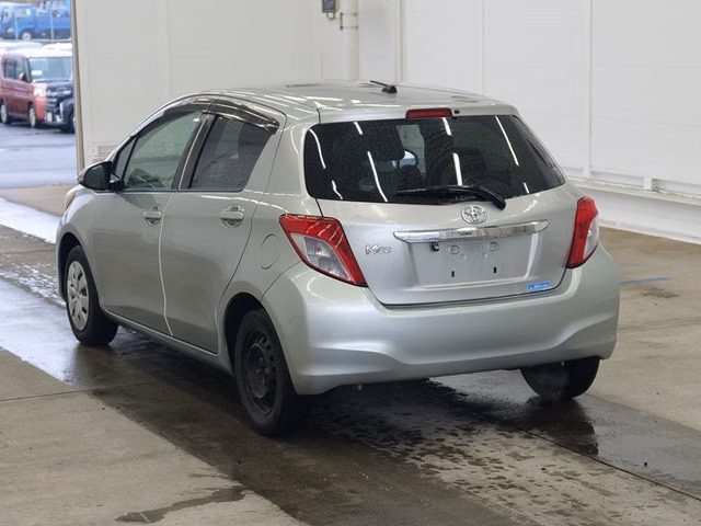TOYOTA VITZ
