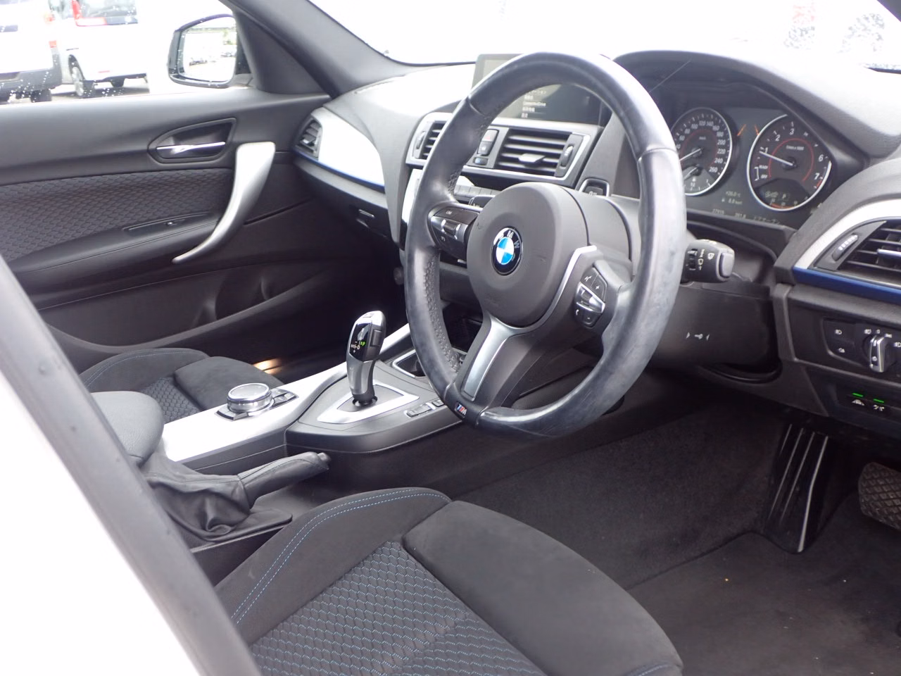 BMW 1-SERIES