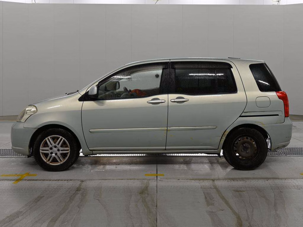 TOYOTA RAUM