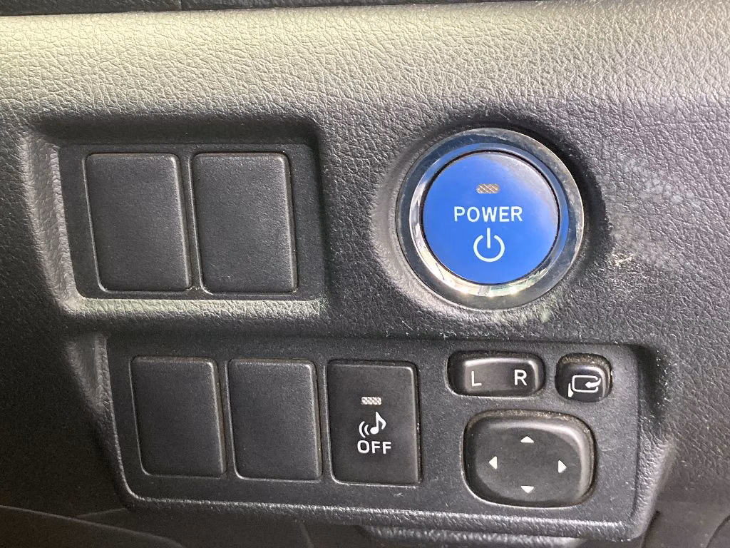 TOYOTA SAI