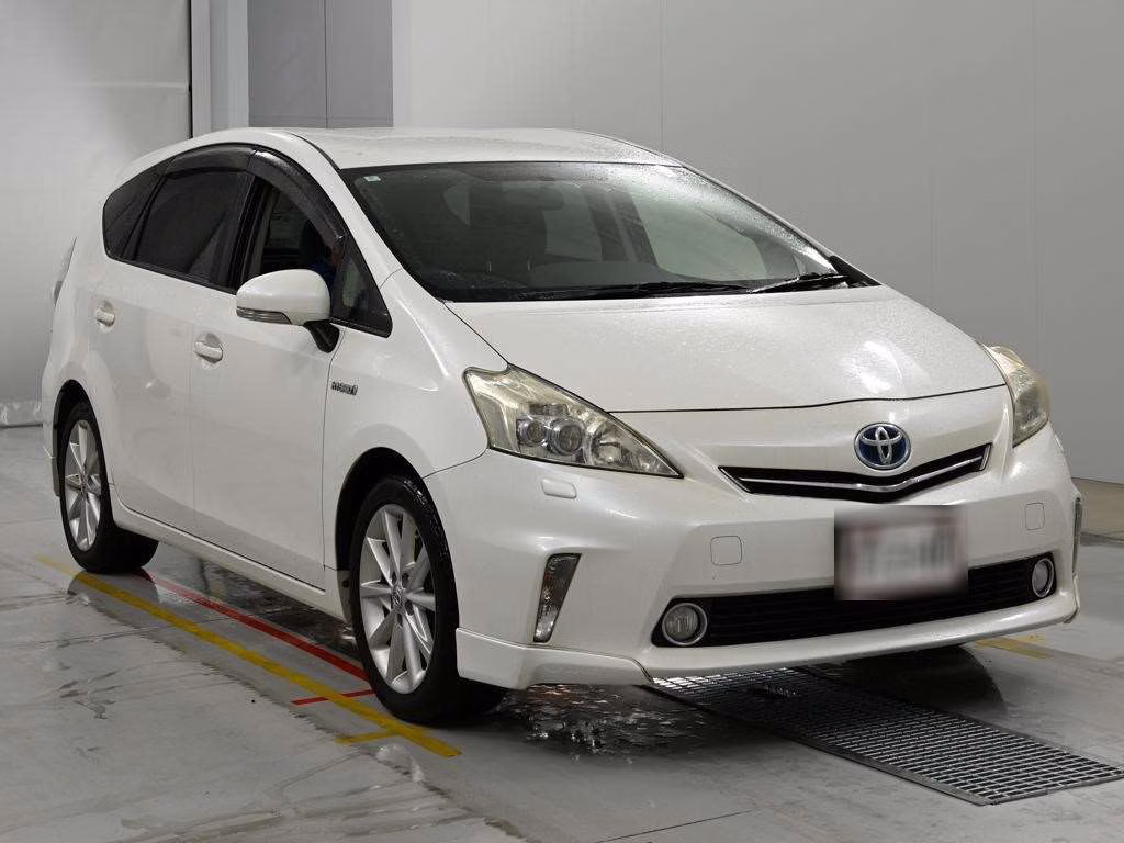 TOYOTA PRIUS ALPHA