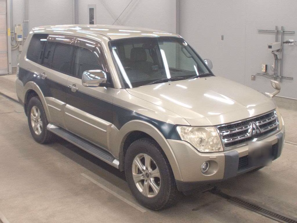 MITSUBISHI PAJERO