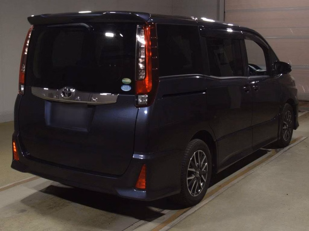 TOYOTA NOAH