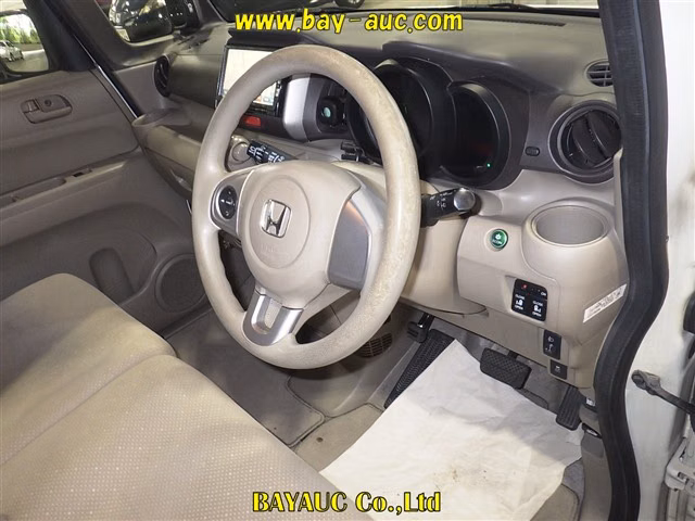 HONDA N-BOX+