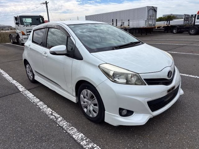 TOYOTA VITZ