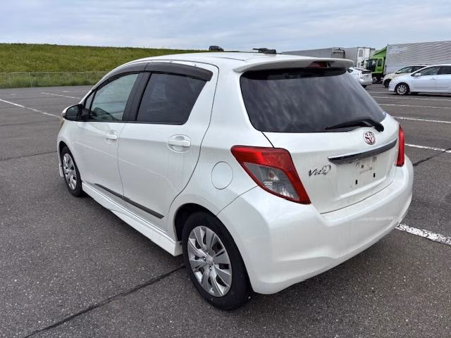 TOYOTA VITZ