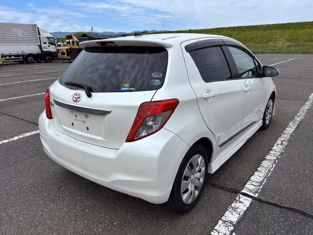TOYOTA VITZ