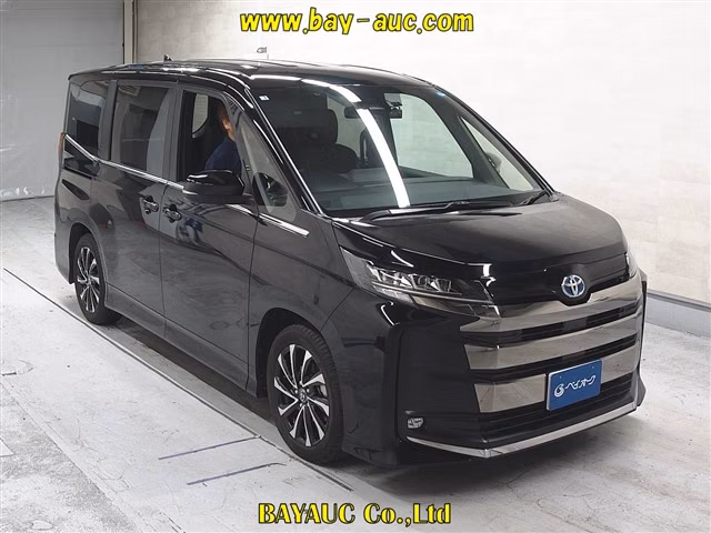 TOYOTA NOAH