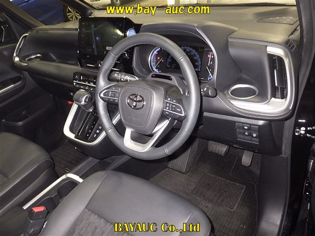 TOYOTA NOAH