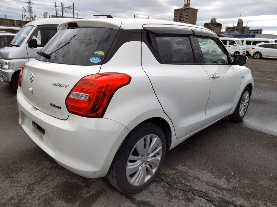 SUZUKI SWIFT