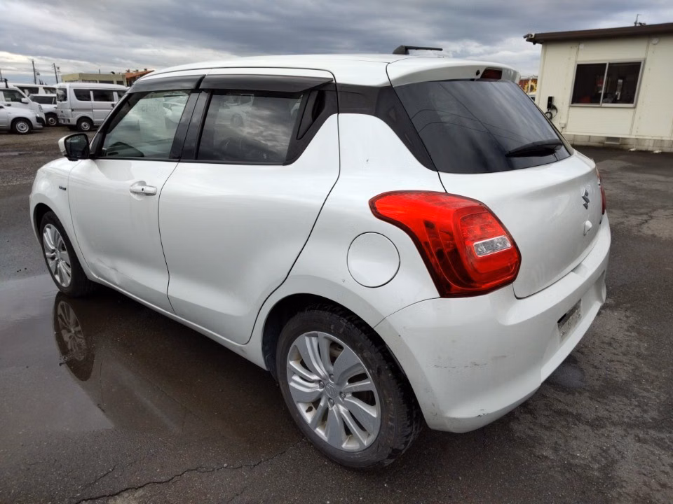 SUZUKI SWIFT