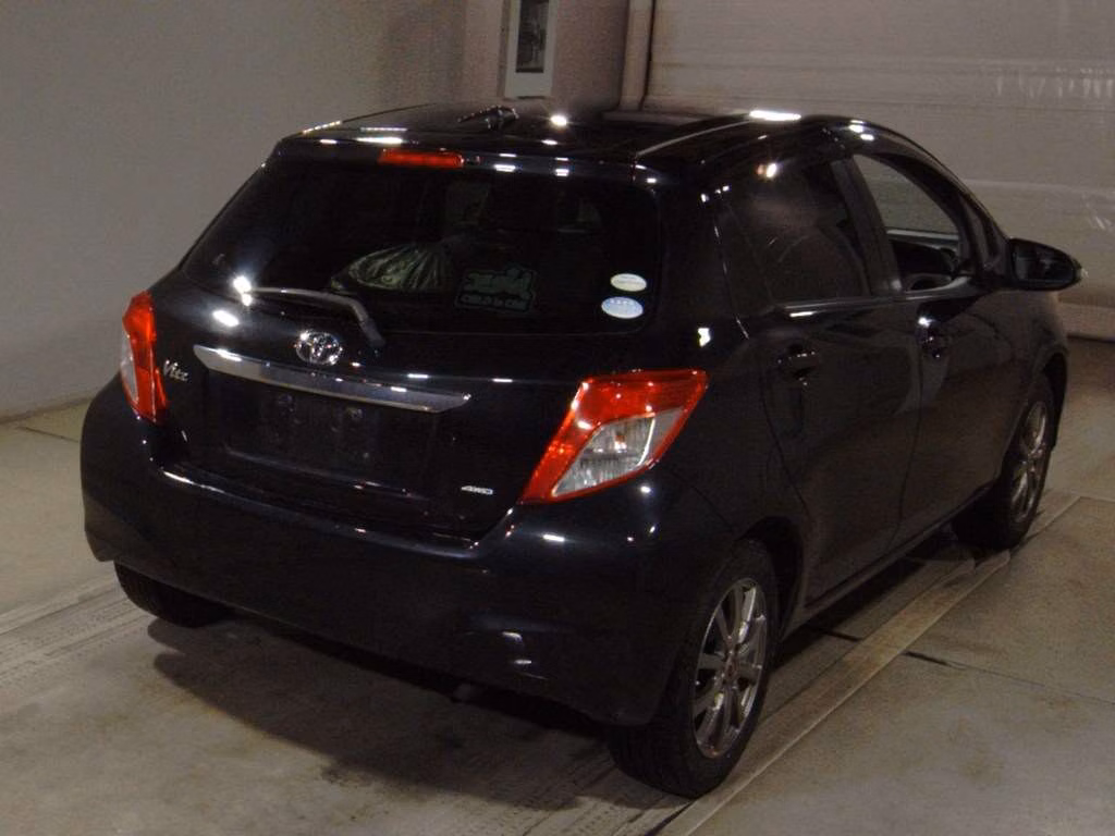 TOYOTA VITZ