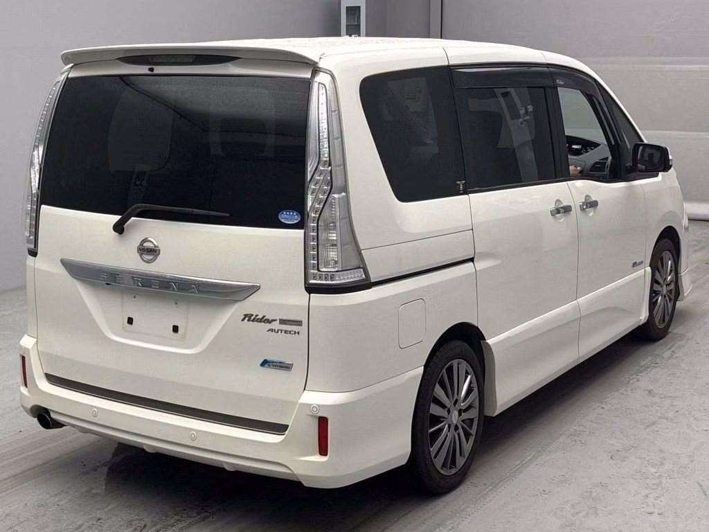 NISSAN SERENA