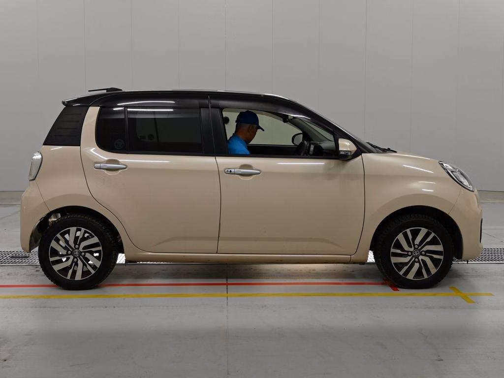 TOYOTA PASSO
