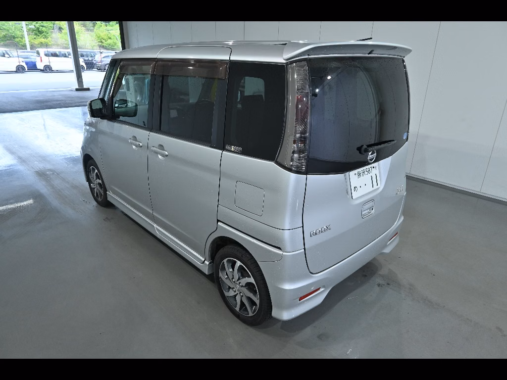 NISSAN ROOX