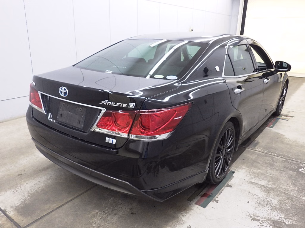 TOYOTA CROWN